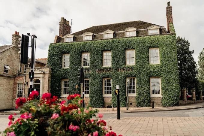 Hotel The Old Bridge 3*